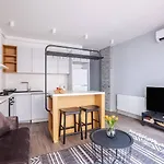 Cute Intimate Airy 1bed1bath Nisantasi Home! #405 اسطنبول